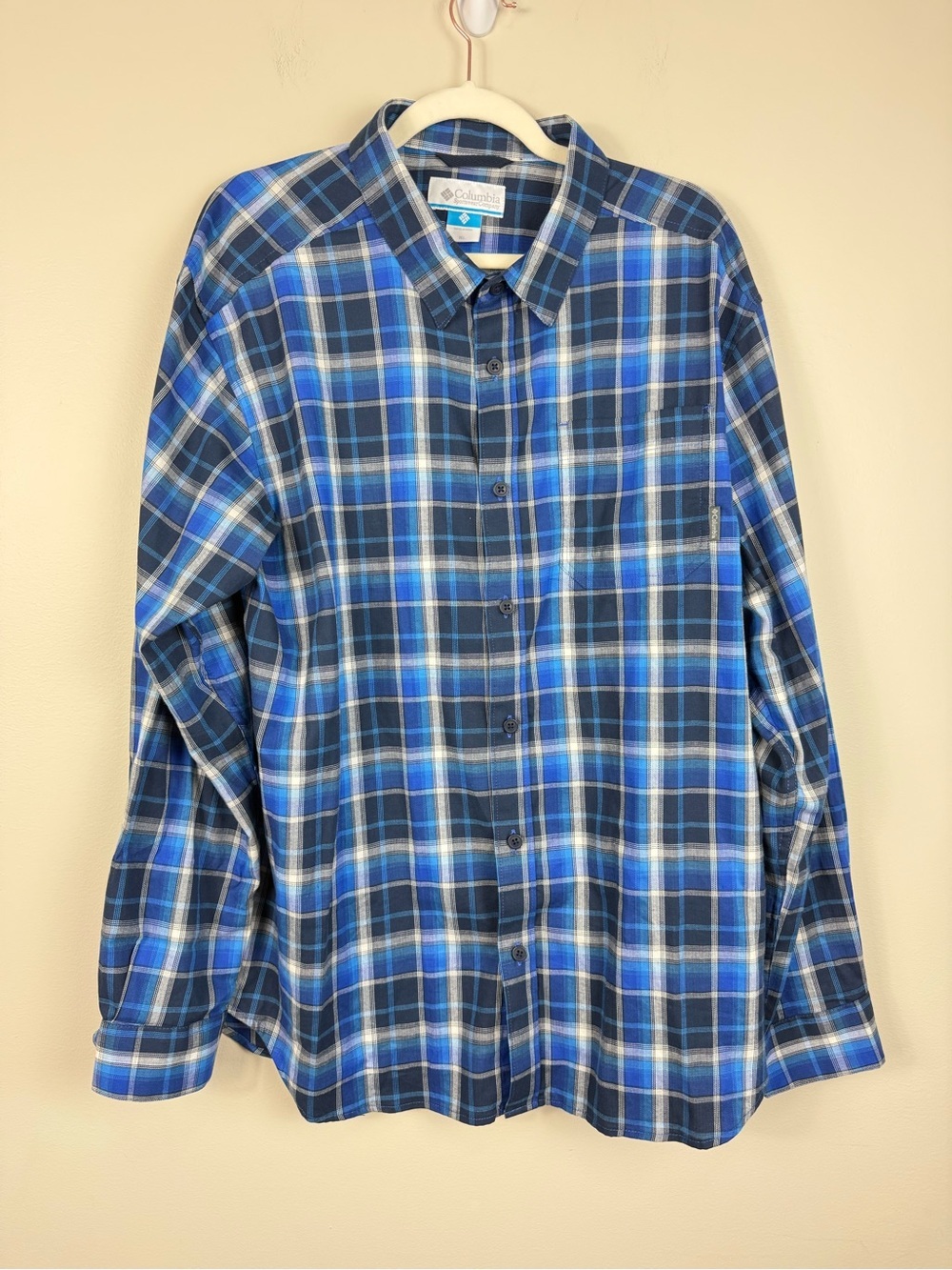 Columbia Button Down Shirt Mens XL Blue Black Plaid Cotton Shirt Outdoor Casual